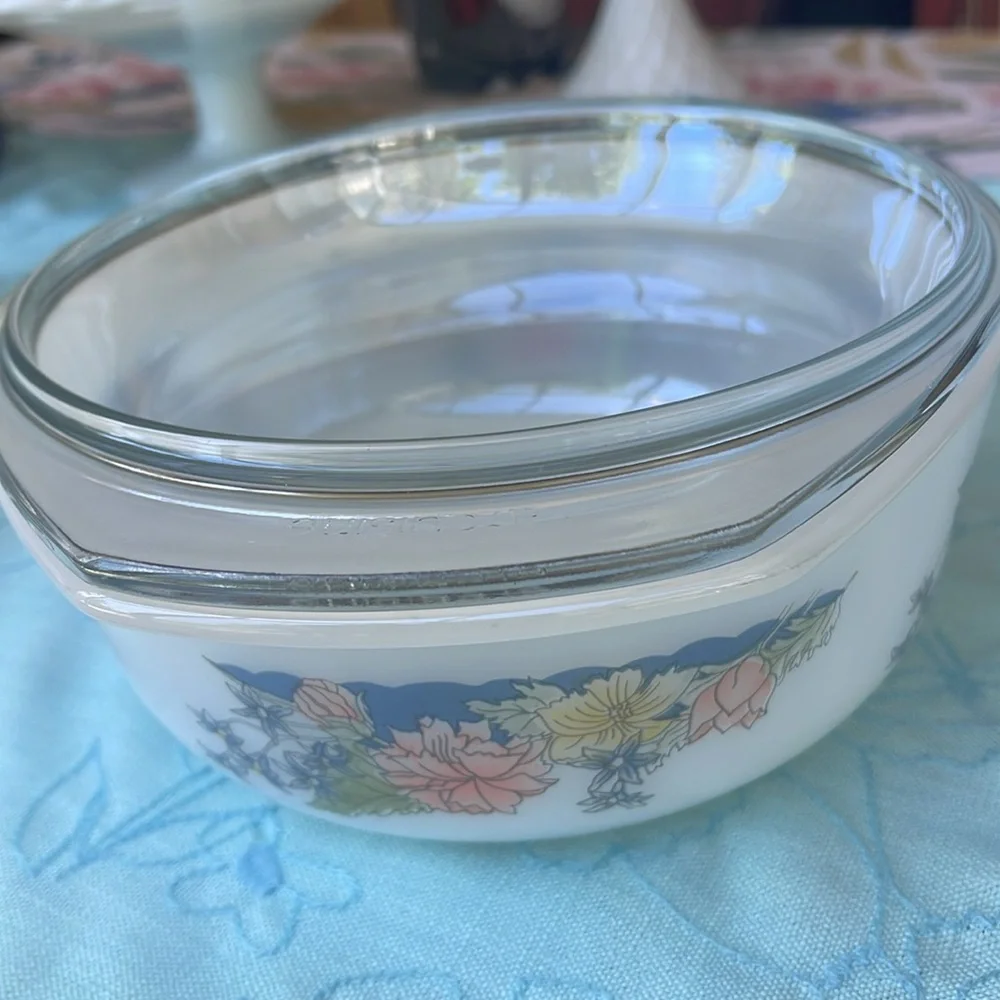 Vintage Arcuisine France milk glass dish with lid